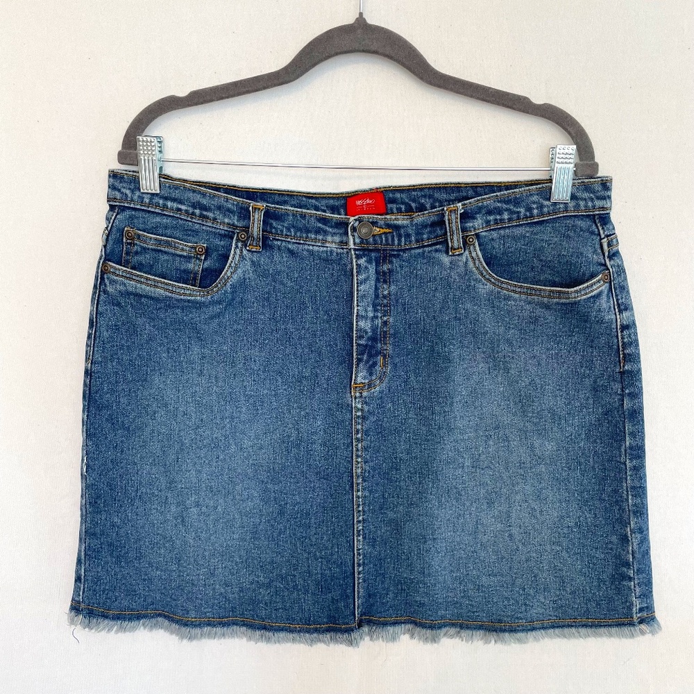 MOSSIMO Size 13 Denim Jean Mini Skirt Frayed Edge Pockets